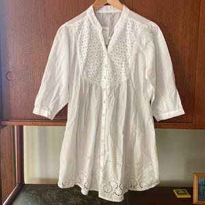 White 3/4 sleeve otton pullover. Size large.